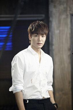 李敏镐最新爆料图片近照,帅气依旧引粉丝热议 第1张 李敏镐最新爆料图片近照,帅气依旧引粉丝热议 第1张